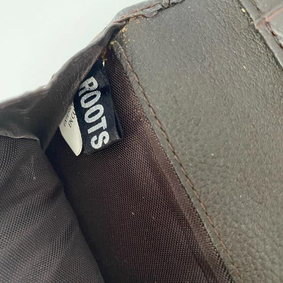 Roots brown tri fold wallet - Picture 6 of 6